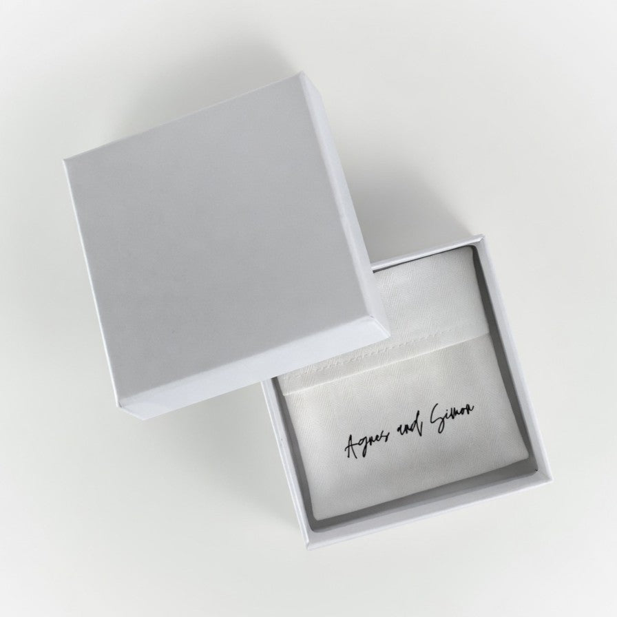 Magnetic heart couple bracelets gift packaging — cotton bag and white gift box
