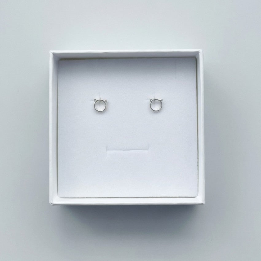 925 sterling silver cat stud earrings in white gift box Agnes and Simon