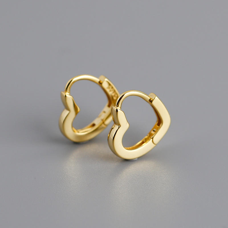 18ct Gold Heart Huggie Earrings